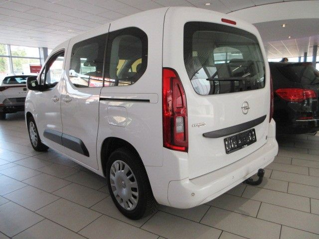 Fahrzeugabbildung Opel Combo Life 1.2T  7-SITZ/NAVI/LED/AHK/PDC/DAB+