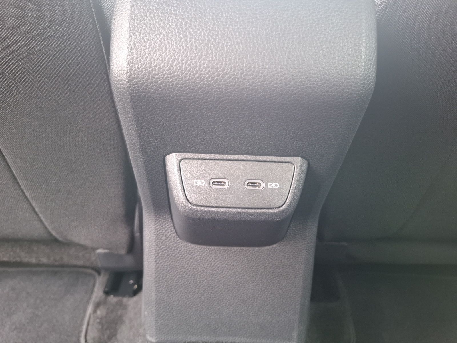 Fahrzeugabbildung Volkswagen Polo 1.0 Life LED Navi AID RKF GRA SH