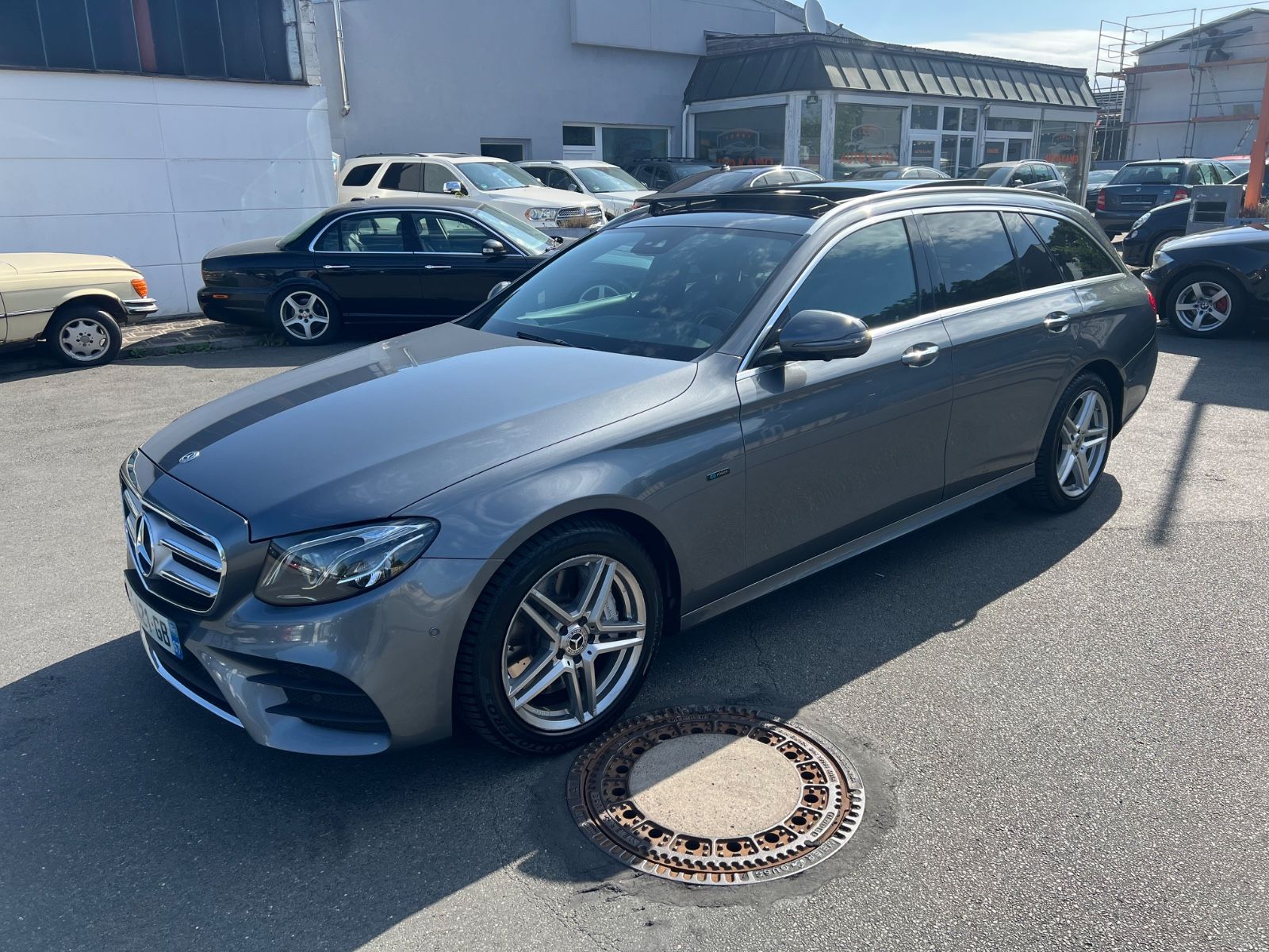 Mercedes-Benz E 300 de Autom. AMG Paket Panorama imagem 2