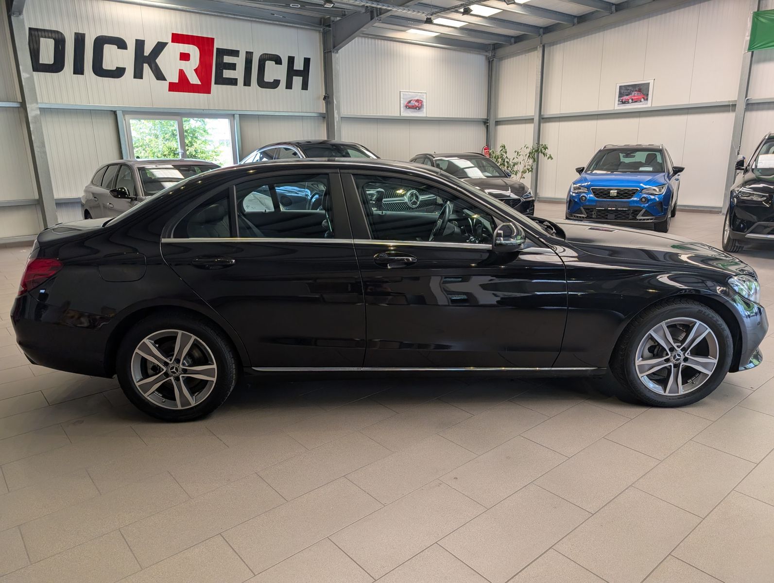 Fahrzeugabbildung Mercedes-Benz C 180 d lim. LED Burmester SHZ Park-Paket Keyles
