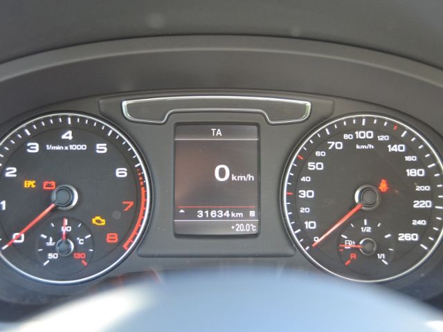 Q3 Sport 1.4 TFSI XENON/17-ZOLL/NAVI/APS/KLIMAAU