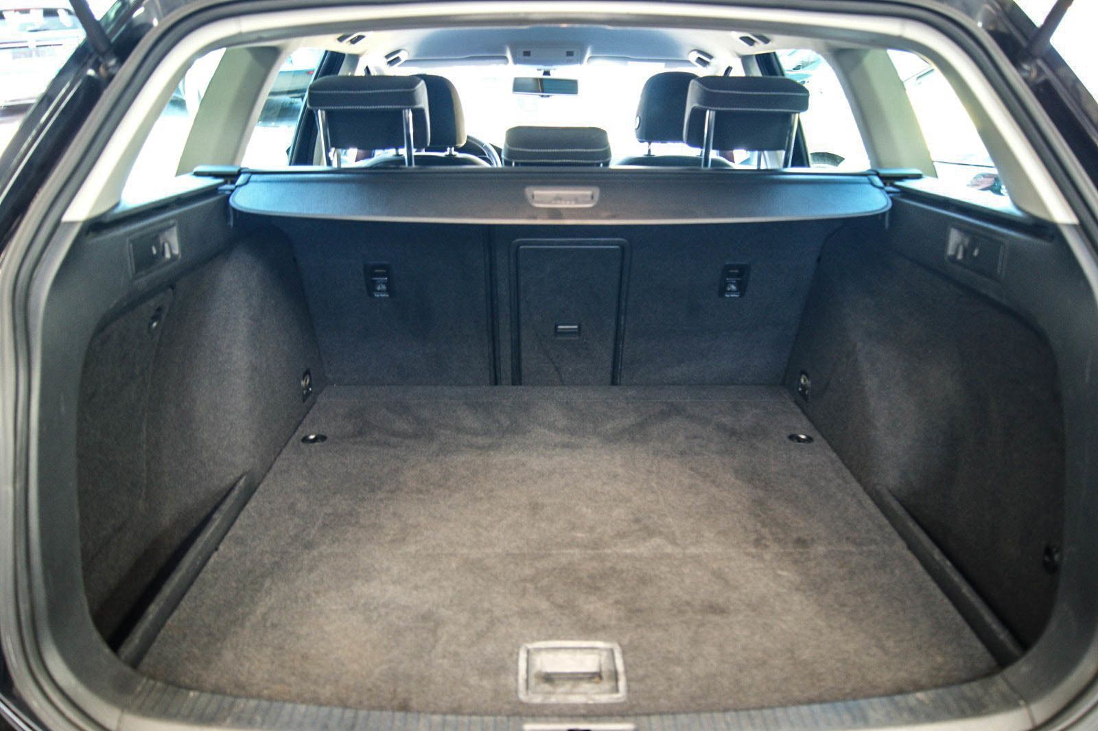 Fahrzeugabbildung Volkswagen Golf 7 Variant 12TSI CUP BMT PARKLENKASSISTENT