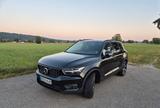 Volvo XC40 D4 AWD R-Design Pano PilotAssist HK Standhg - Volvo XC40 von privat