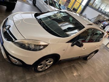 MYAUTOCENTER – Gebraucht- und Jahreswagen mit Werkstattservice in Pfaffenhofen Renault Scenic III BOSE Edition *Klima*Navi*Bluetooth*