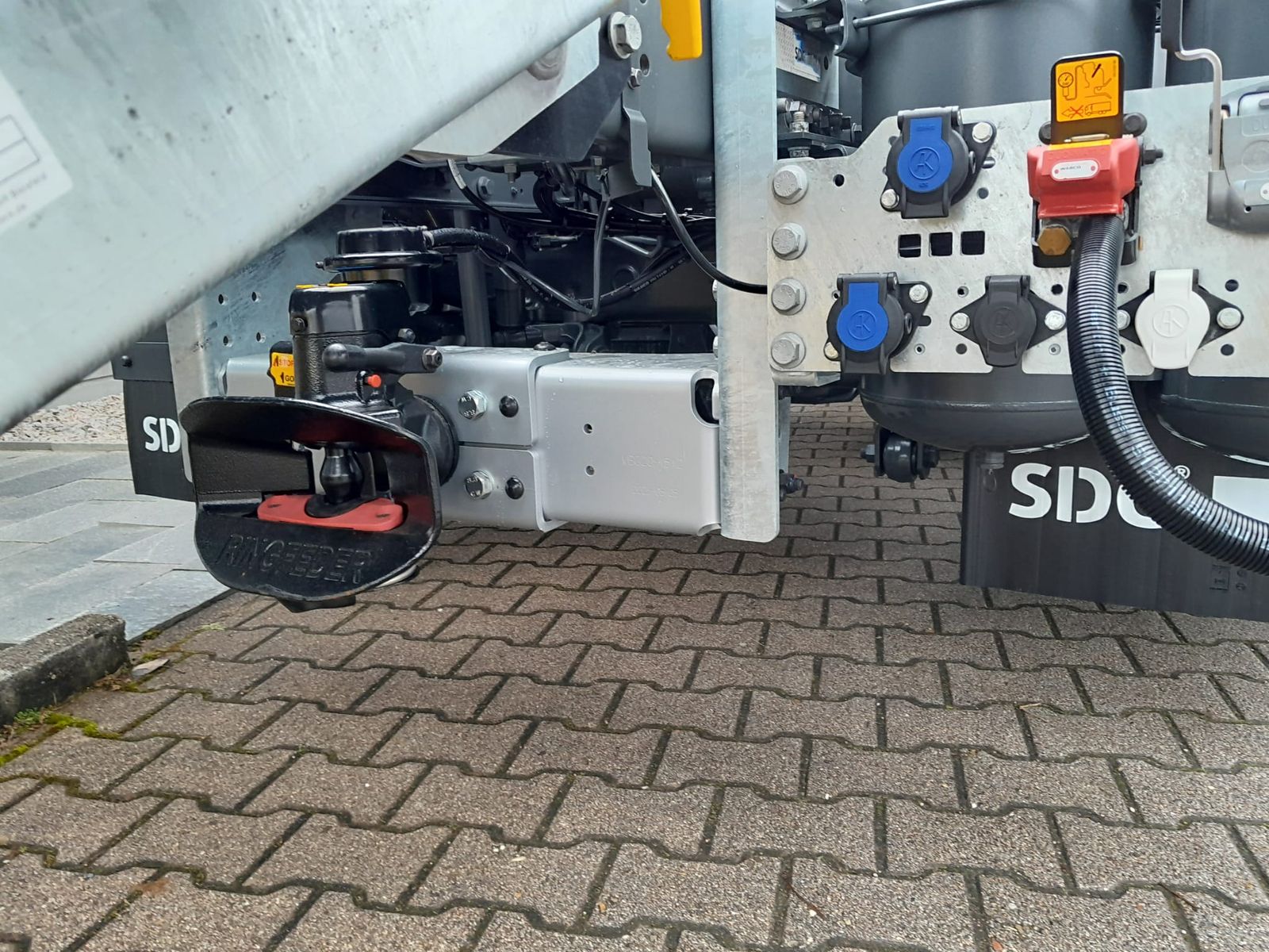 Fahrzeugabbildung DAF FAN XG 480 BDF 1120-1320 Multi