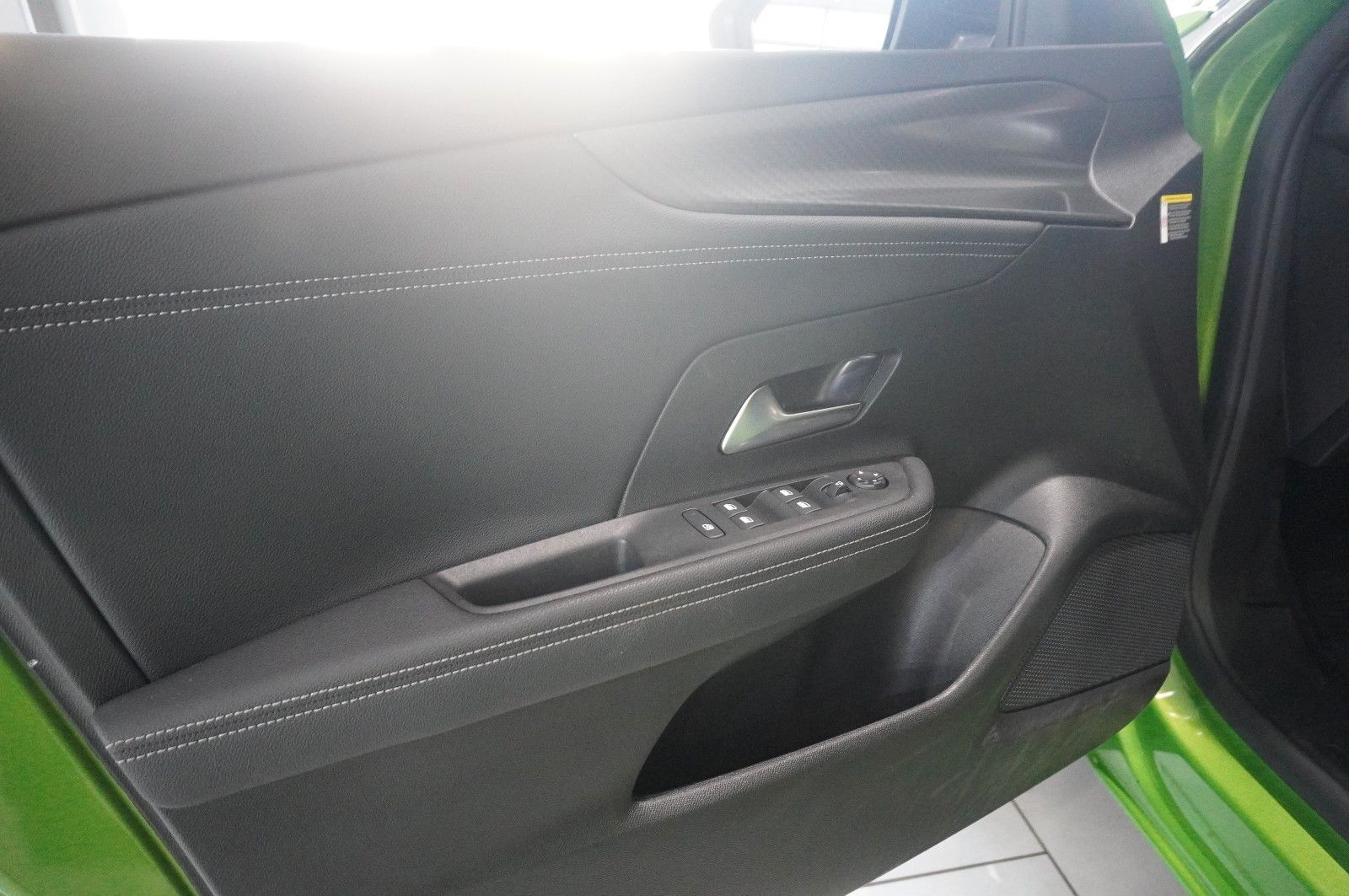 Fahrzeugabbildung Opel Mokka 1.2T ULTIMATE NAVI/LED/KAMERA/SPORT/DAB+