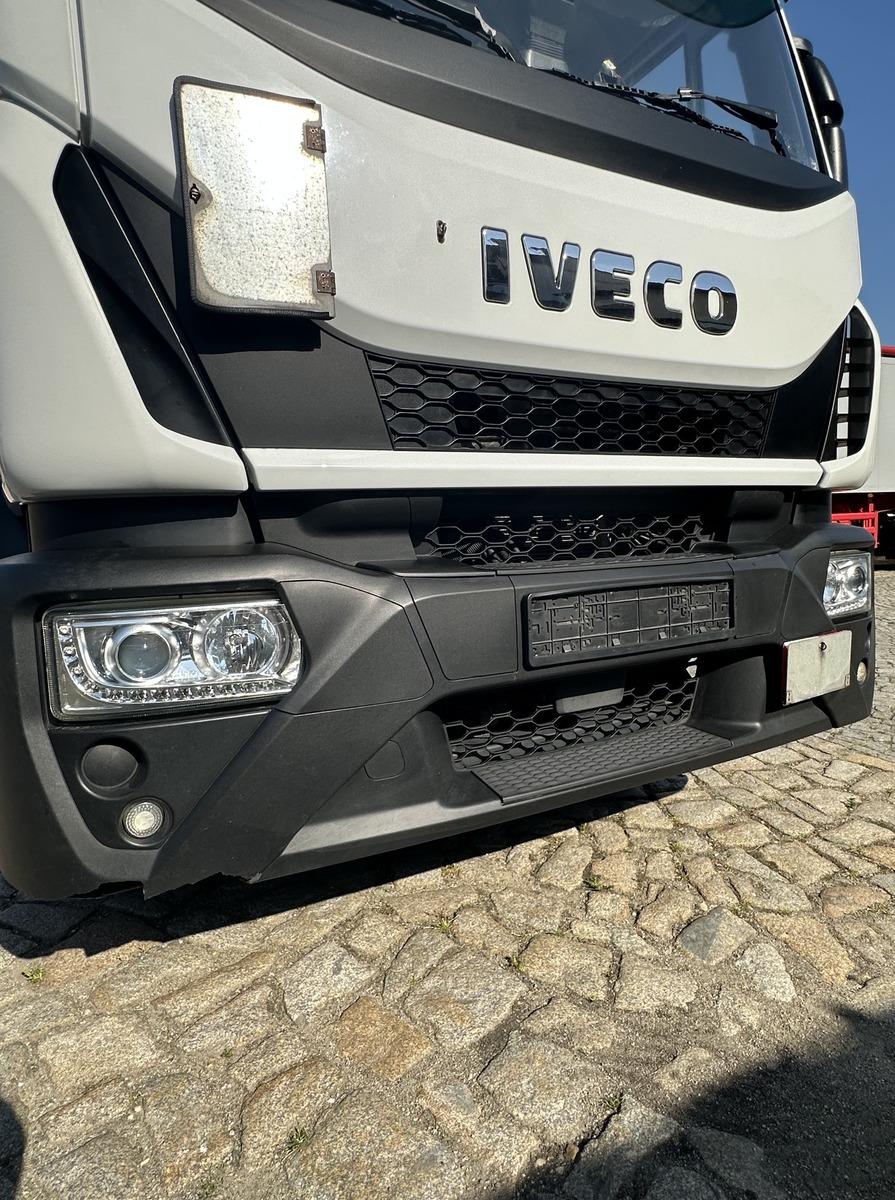 Iveco 120-250 Eurocargo rechts Schiebeplane LBW