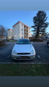 Ford Focus 1.6 - - Ford Focus aus 2001: Kombi