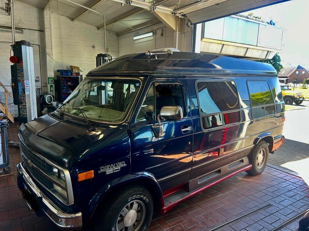 Chevrolet Chevy Van