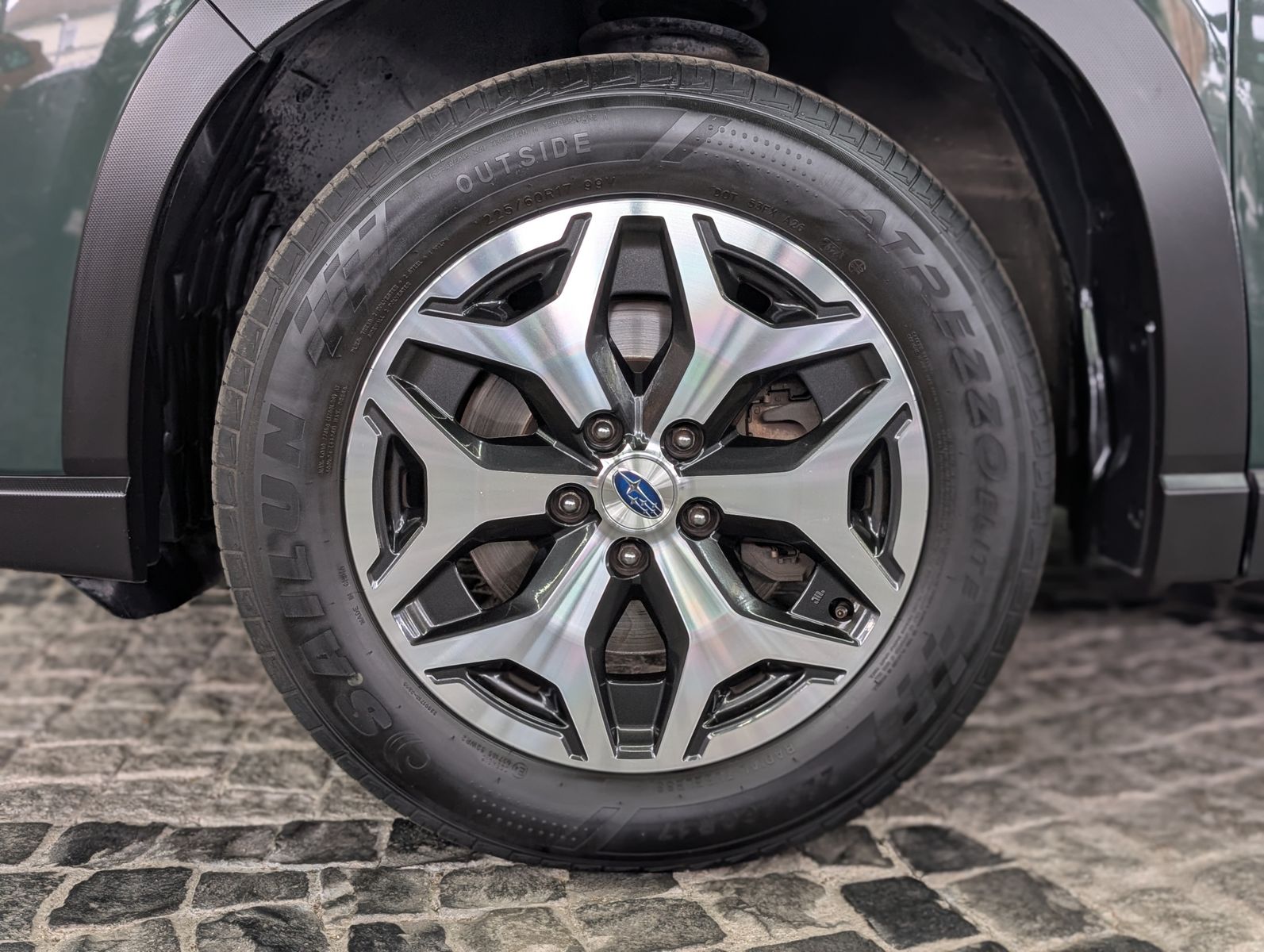 Fahrzeugabbildung Subaru Forester 2.0ie MHEV PLATINUM ACC LED PANO LEDER