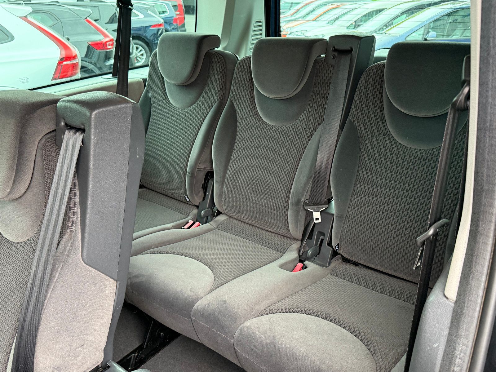 Fahrzeugabbildung Citroën Jumpy HDi 125 FAP Confort L2 9-Sitzer AHK PDC