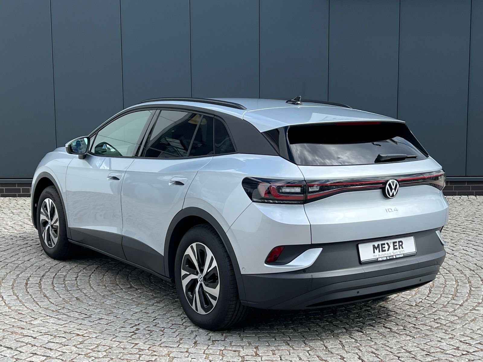 Fahrzeugabbildung Volkswagen ID.4 Pure 52 kWh *LED, ACC, Navi, Kamera, 18''-L