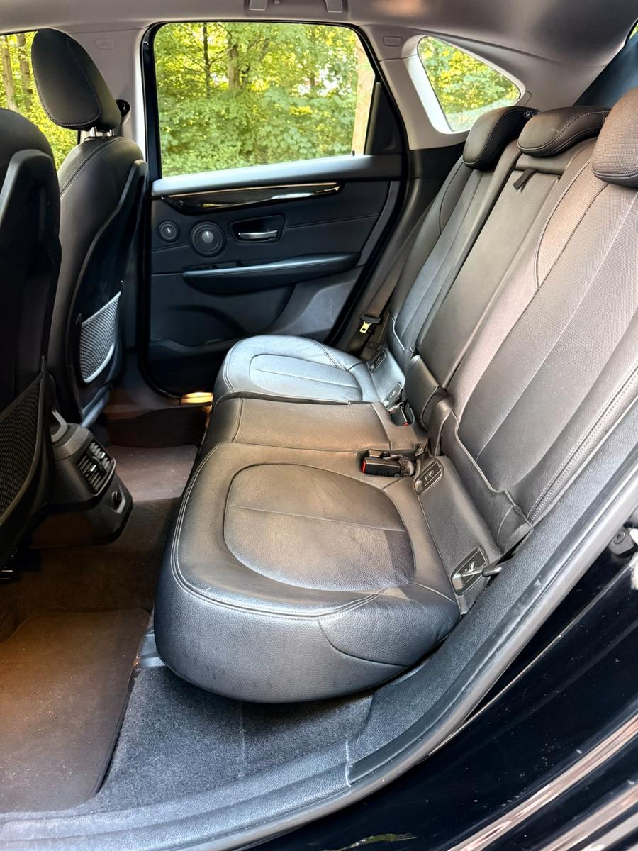 BMW 225i Active Tourer Luxury Pano AHK ACC HUD H/K