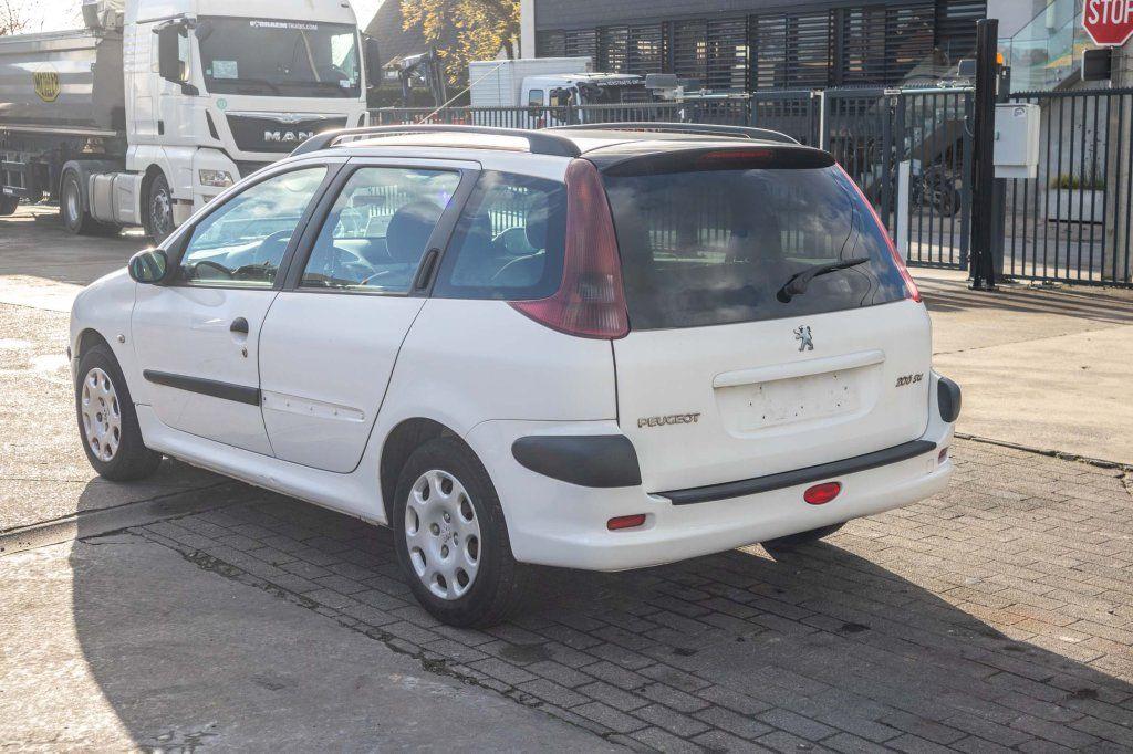 Peugeot  2005 — двигун 1.398 cm³, 68 HP (50kW)