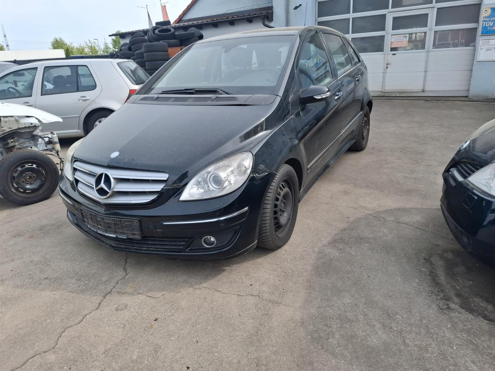 Mercedes-Benz B 200