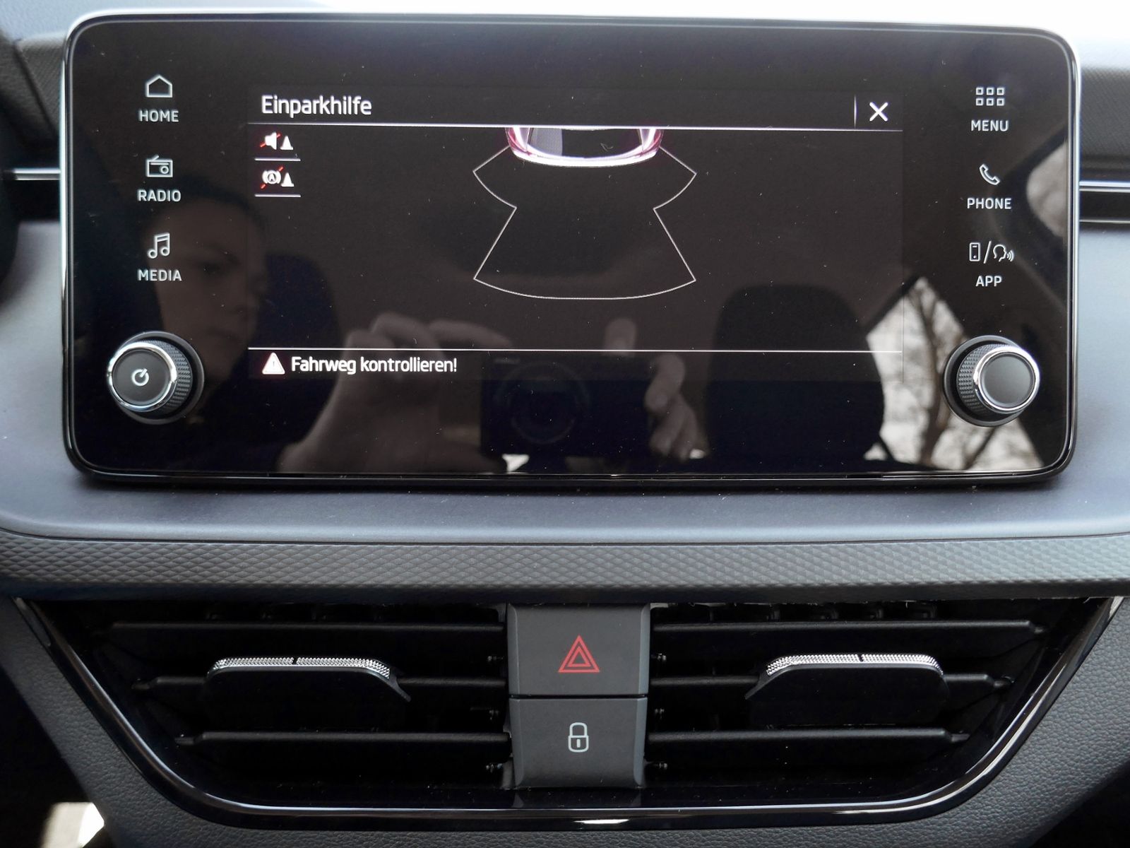 Fahrzeugabbildung SKODA Kamiq Essence 1.0 TSI DSG | LED PDC GRA App