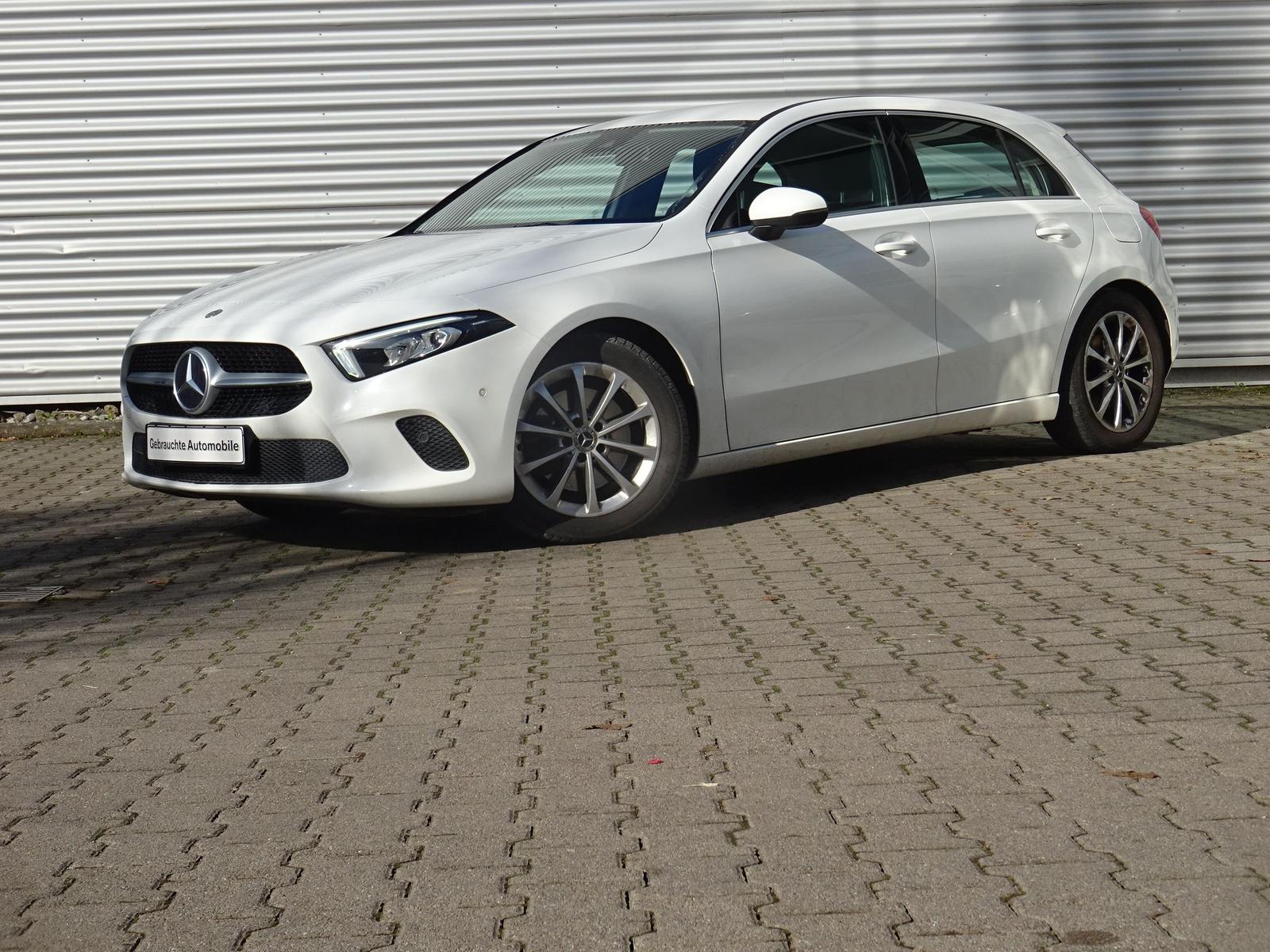 Mercedes-Benz A 220 Progressive LED Kamera Navi-Premium