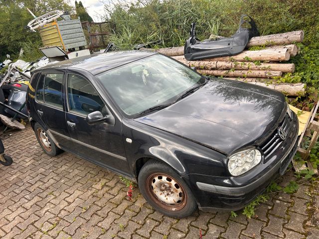 Volkswagen Golf 1.9TDI Edition Teileträger weg. Rost 233000