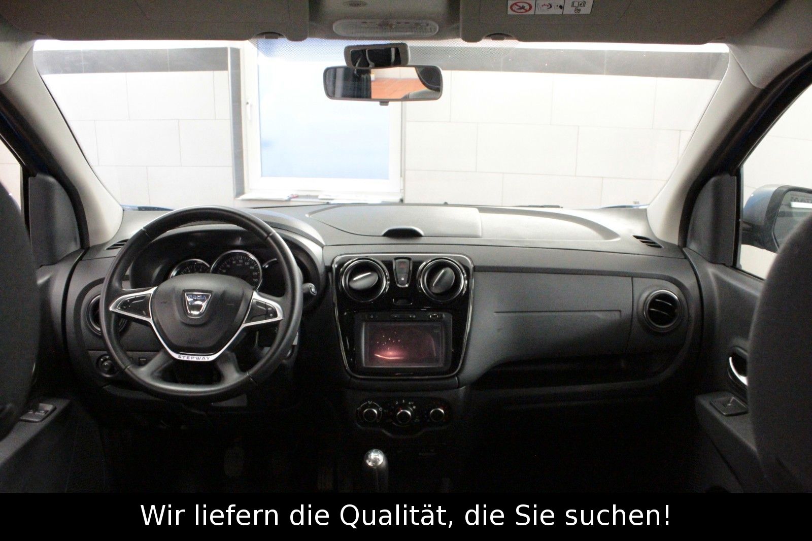 Fahrzeugabbildung Dacia Lodgy SCe 100 Stepway*7-Sitzer*Navi*