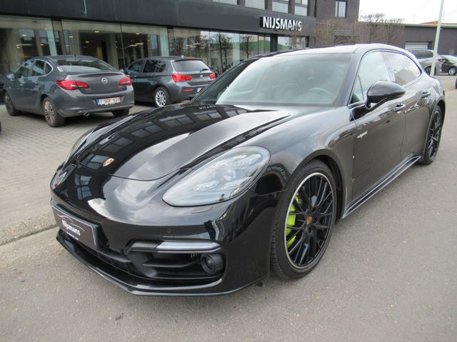 Porsche Panamera Sport Turismo 4 E-Hybrid-Innodrive-Lede