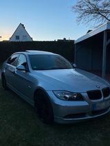 BMW 320i e90 - BMW 320 mit Benzin-Antrieb: Limousine, 320i E90