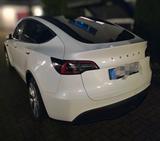 Tesla Model Y Standard Range RWD LFP-Akku 299 PS - Tesla Model Y in Bochum