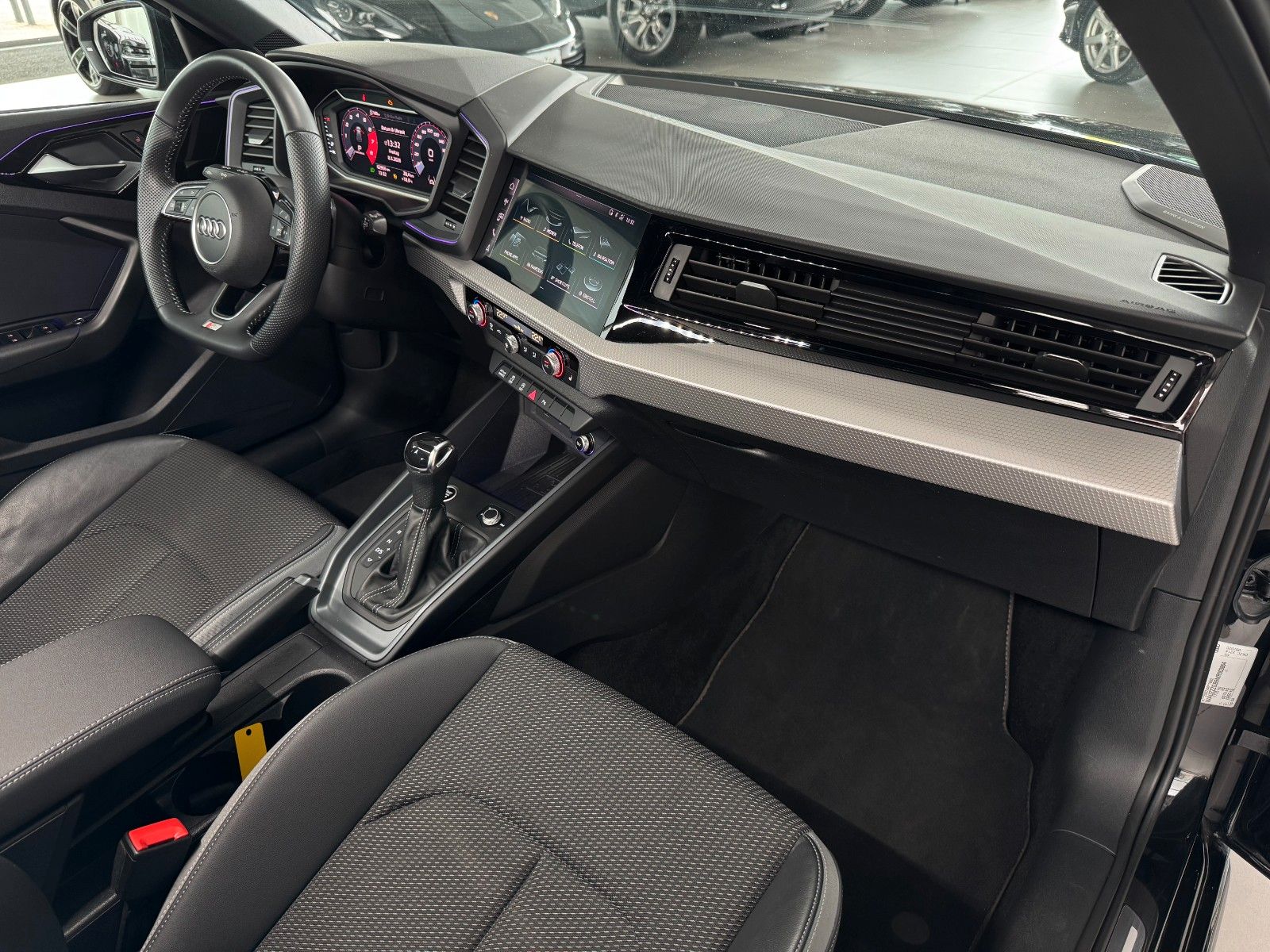 Fahrzeugabbildung Audi A1 Sportback 40 2.0TFSI 3x S-line Plus-Paket ACC