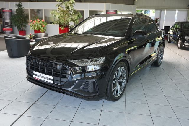 Audi - Q8