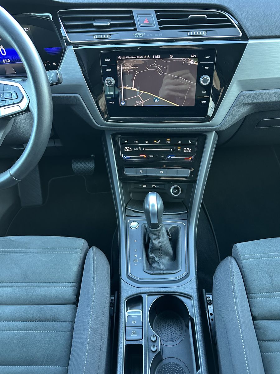 Fahrzeugabbildung Volkswagen Touran 2.0 TDI DSG IQ-DRIVE NAV+LED+KAM+ACC+VC