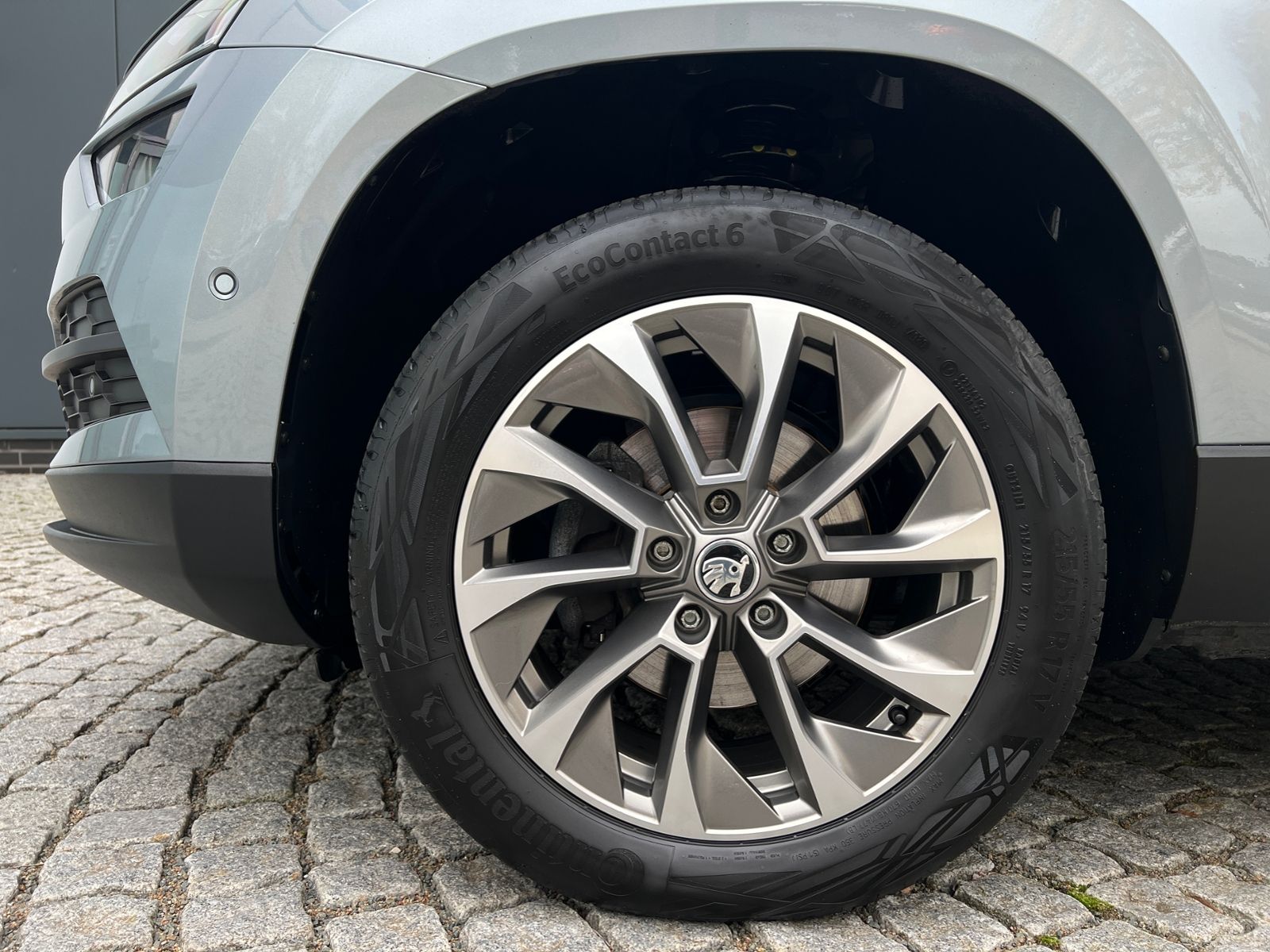 Fahrzeugabbildung SKODA Karoq Clever 2.0 TDI *TravelAssist, Navi, KESSY*