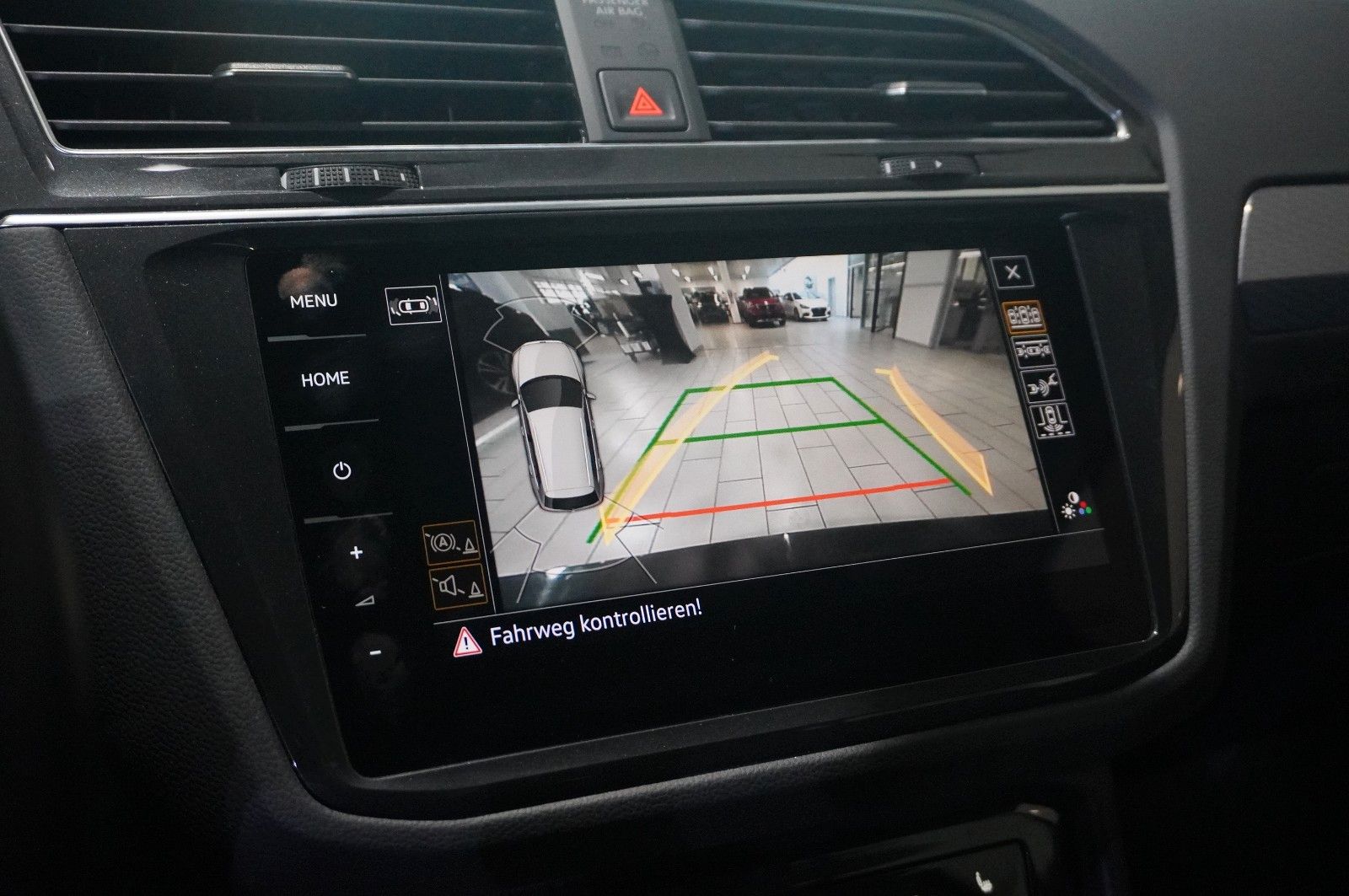 Fahrzeugabbildung Volkswagen Tiguan Life 1.4 e-HYBRID NAVI/LED/KAMERA/SH/VIRT