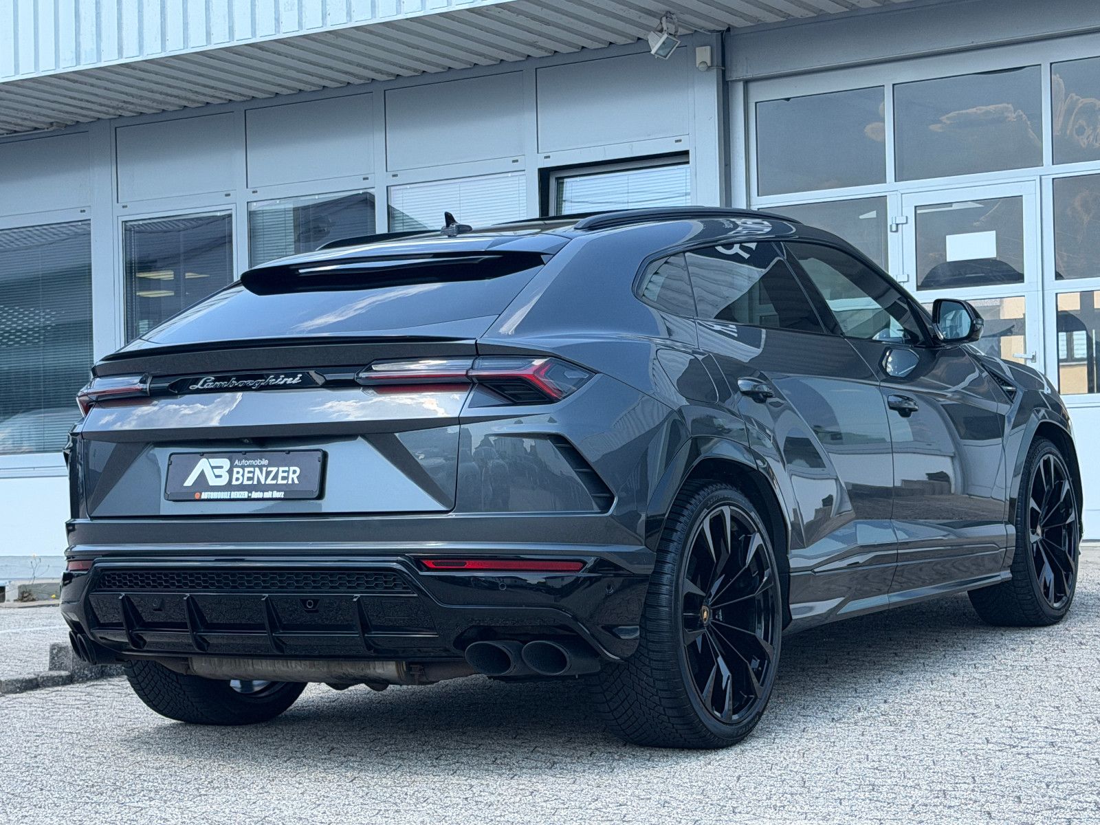 Fahrzeugabbildung Lamborghini Urus/PANO/23ZOLL/B&O-3D/360KAM/HEAD-UP