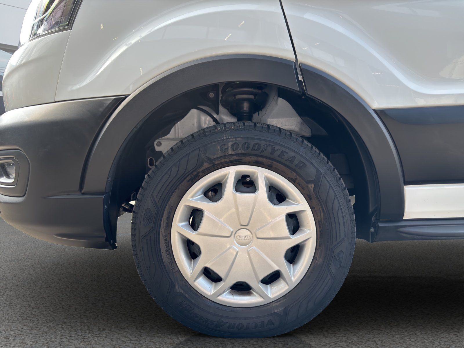 Fahrzeugabbildung Ford Transit 2.0 Ecoblue 350 L4 Trend