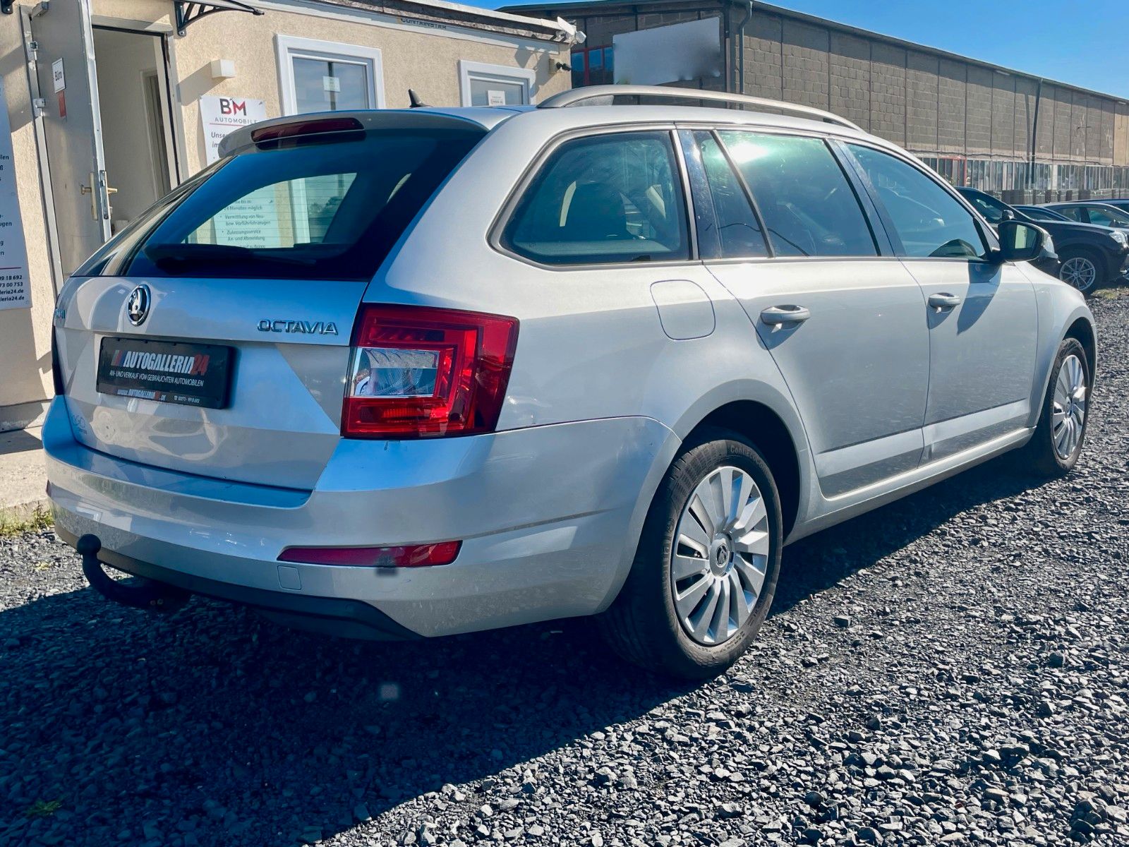 Fahrzeugabbildung SKODA Octavia 1.6 TDI Combi Ambition Aut. Navi AHK PDC