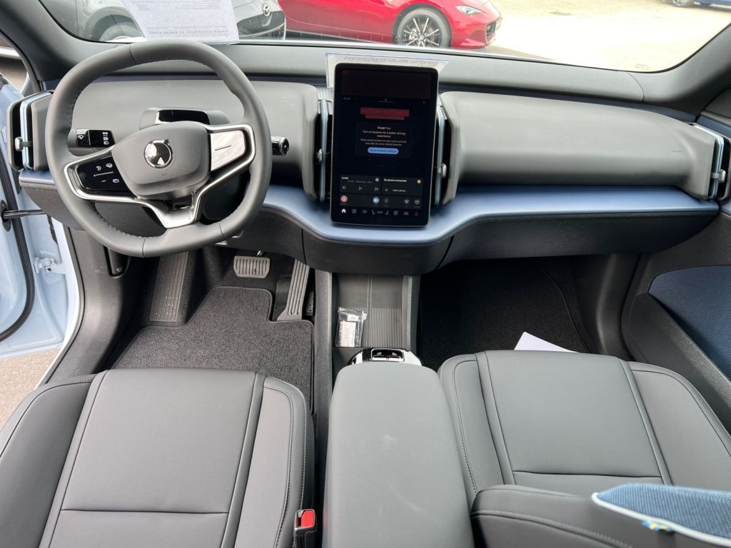 VOLVO EX30 Single M. Extended Range RWD Plus, W-Paket VOLVO EX30 Single M. Extended Range RWD Plus, W-Paket