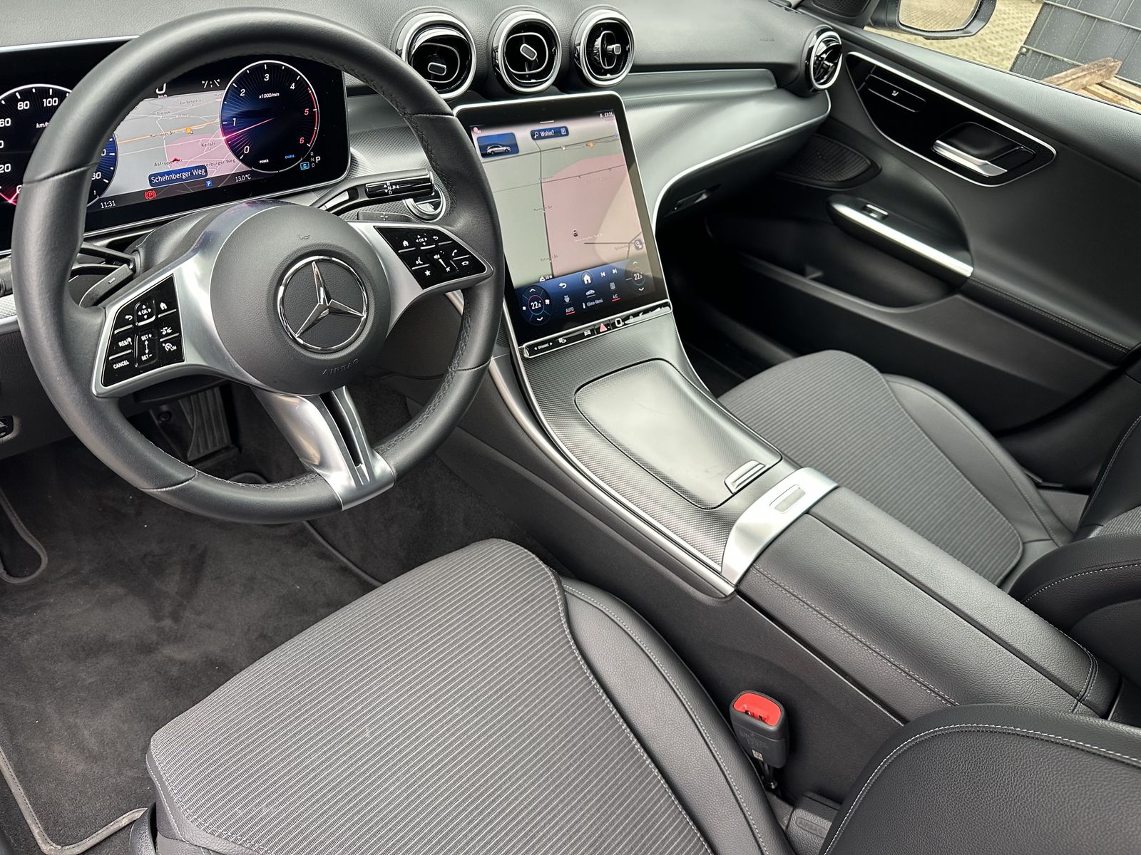 Fahrzeugabbildung Mercedes-Benz C 220d T Avantgarde NAV+LED+AHK+PARK-PAKET+17ZO