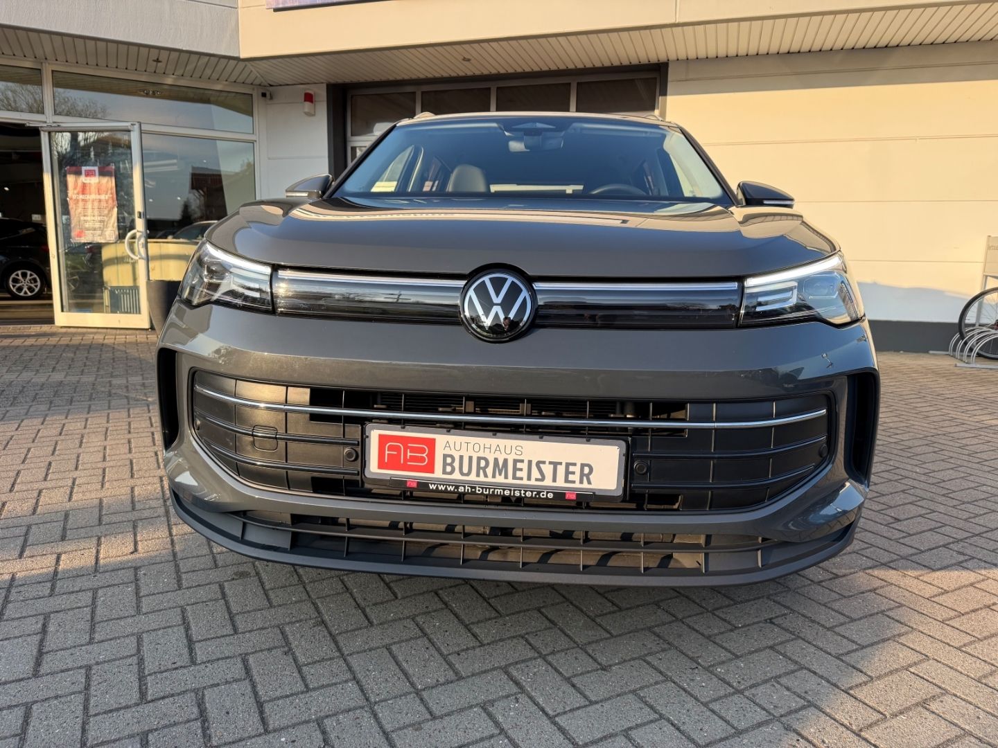 Fahrzeugabbildung Volkswagen Tiguan 1.5 eTSI 110 kW Life Navi Digitales Cockp