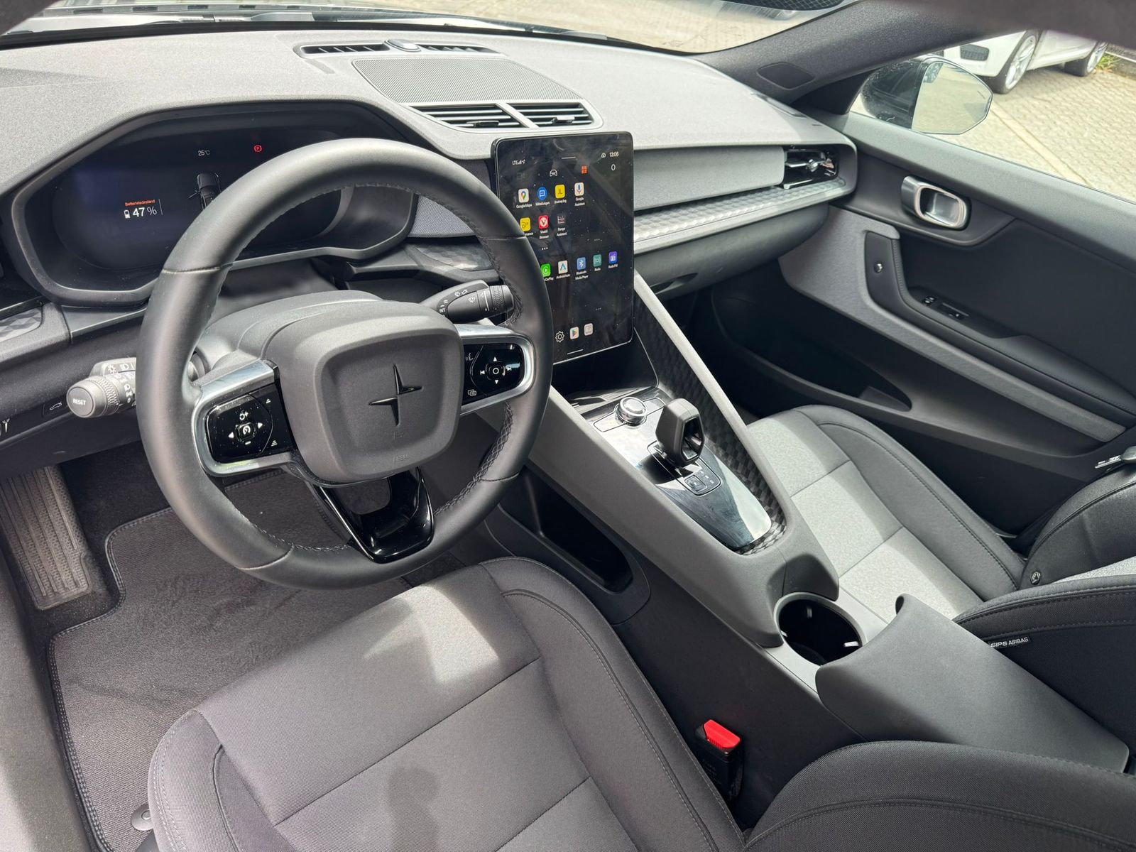 Fahrzeugabbildung Polestar 2 Standard Range SMNAVI+MEMO+SHZ+DAB+360°+19"