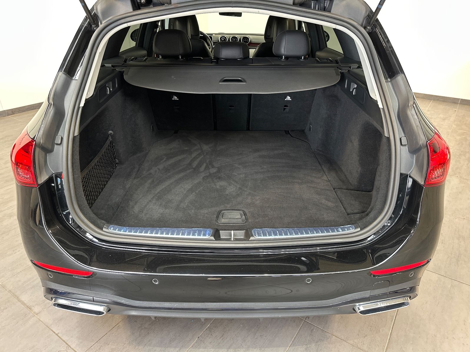 Fahrzeugabbildung Mercedes-Benz C 220d d T 4Matic T AMG-Line NAV+LED+DISTRONIC