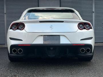 2018 Ferrari GTC4LUSSO photo 5