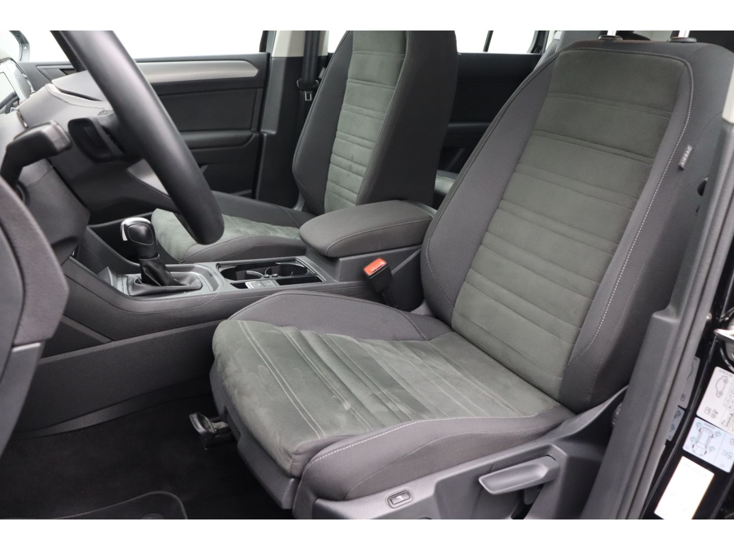 Fahrzeugabbildung Volkswagen Touran Comfortline BMT Start-Stop AHK Schwenkbar