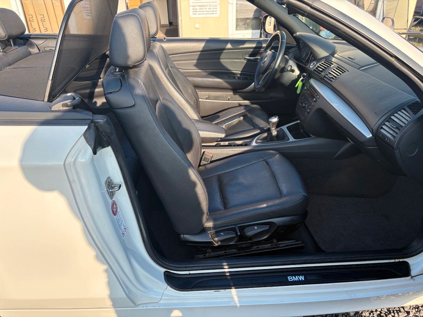 Fahrzeugabbildung BMW 118i Cabrio Leder Klima Tempo SCHECKHEFT SPORTLE