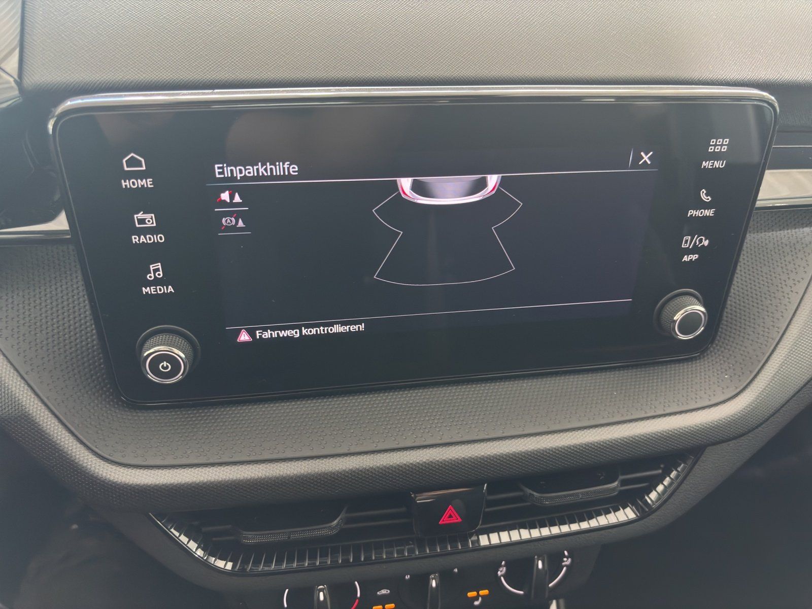 Fahrzeugabbildung SKODA Fabia Essence 1,0 TSI 70 kW Klima/PDC/LMF/Lane