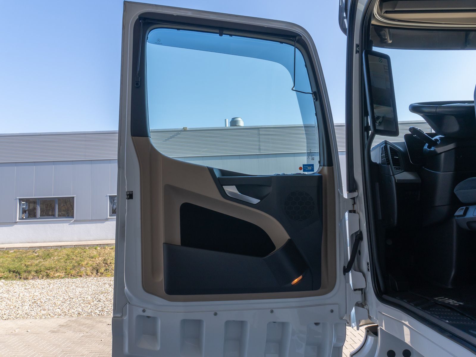 Fahrzeugabbildung Mercedes-Benz Actros 1853 LSnR LowLiner Style-Line NeuReifen
