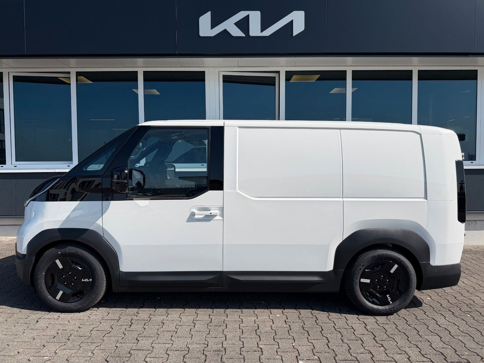 Fahrzeugabbildung Kia PV5 Cargo L2H1 71,2 Elite WP AW Laderaumausklei