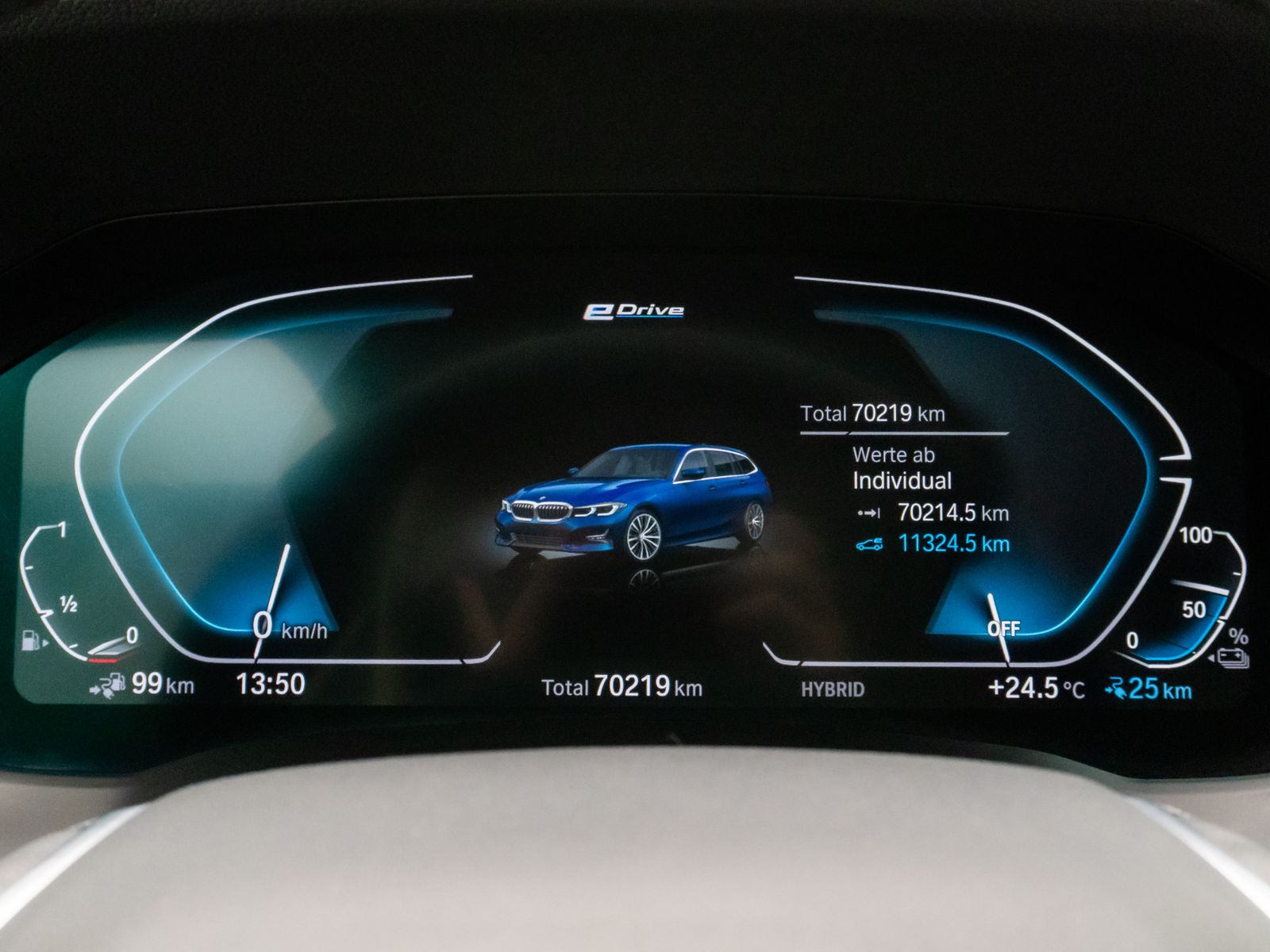 Fahrzeugabbildung BMW 330e xD Alarm DAB Komfort WLAN PDC Sport Leder