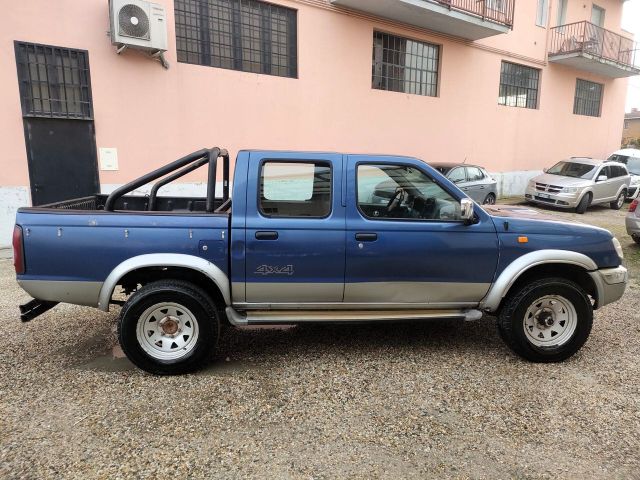 Nissan Navara Double Cab 2.5 TD Pick up