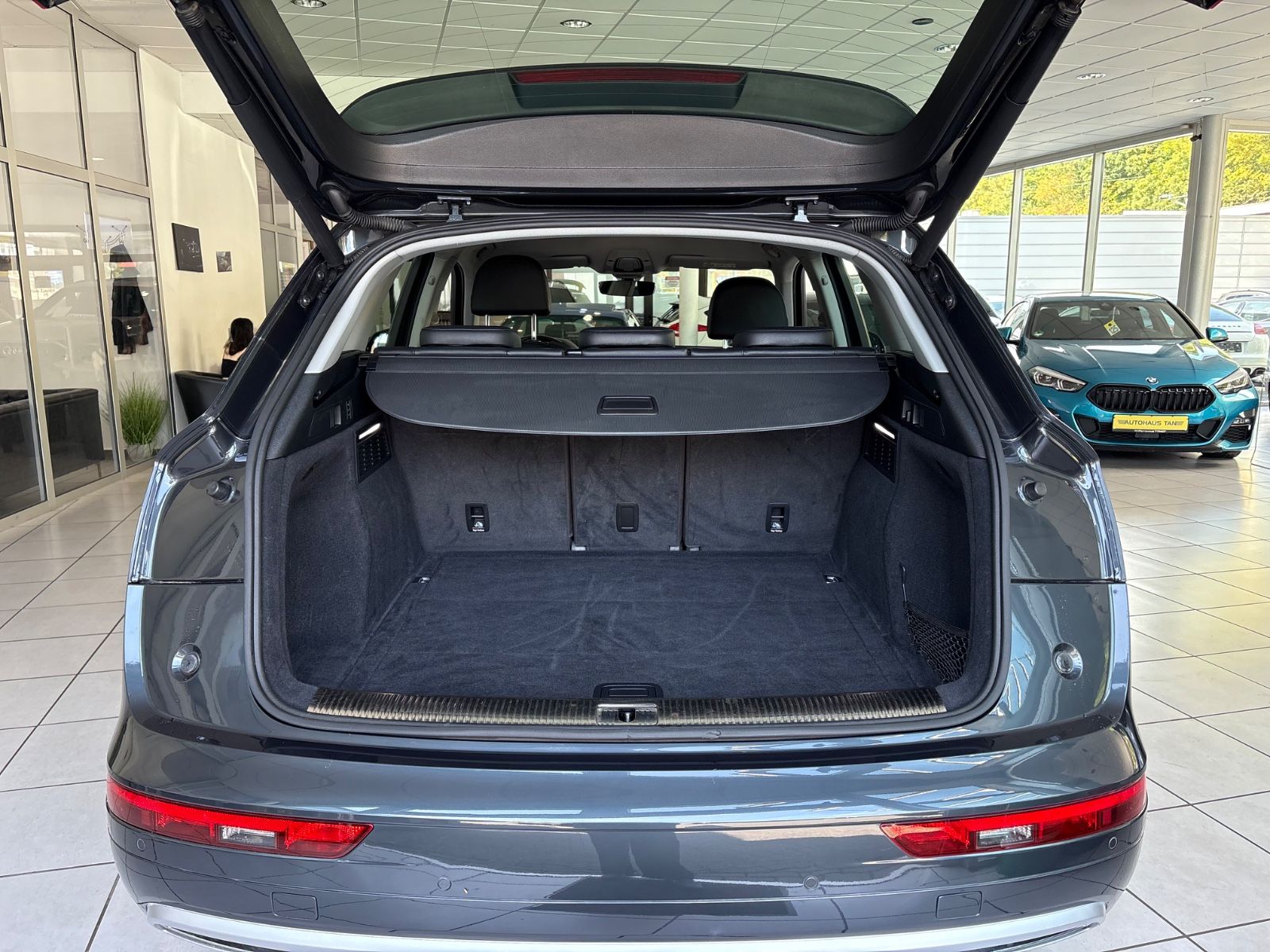 Fahrzeugabbildung Audi Q5 quattro sport