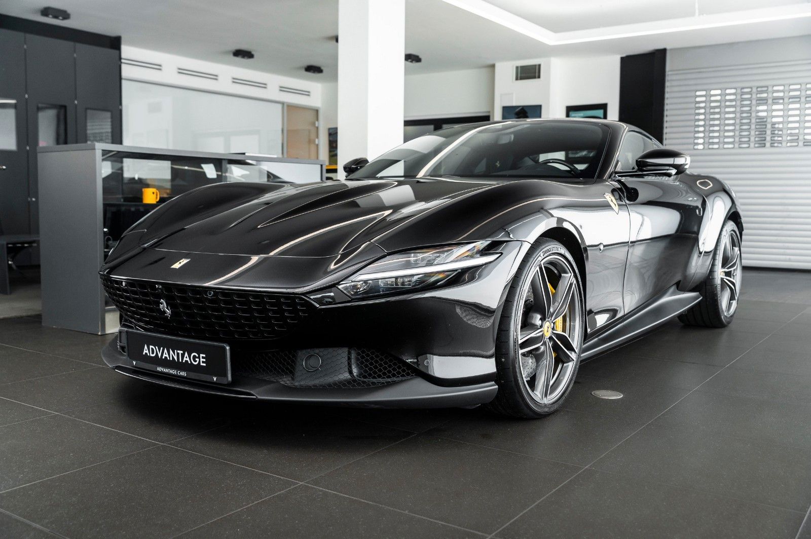 FERRARI Roma