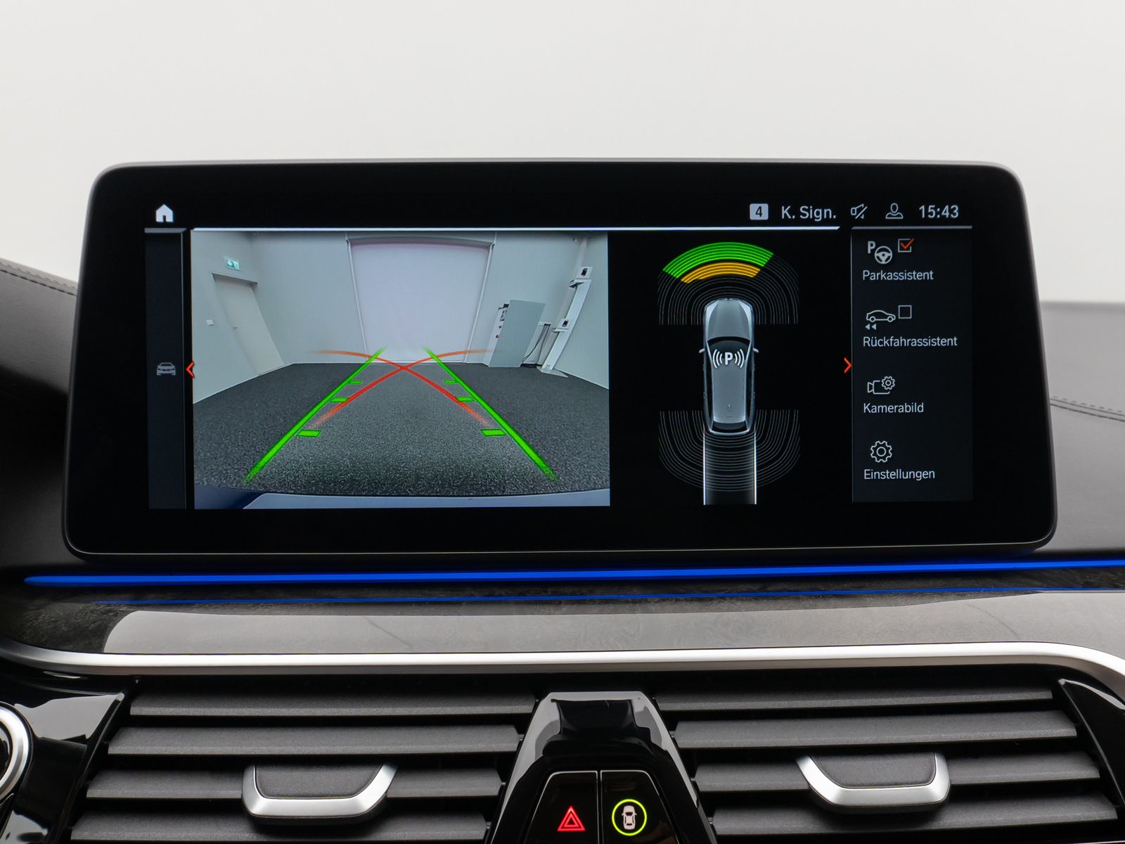 Fahrzeugabbildung BMW 520i Luxury Line Kamera HUD DAB B&W Alarm Sport